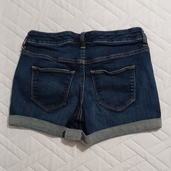 Shorts - Picture 2 of 2